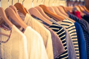 着ない服を思い切って処分するタイミングと決断方法